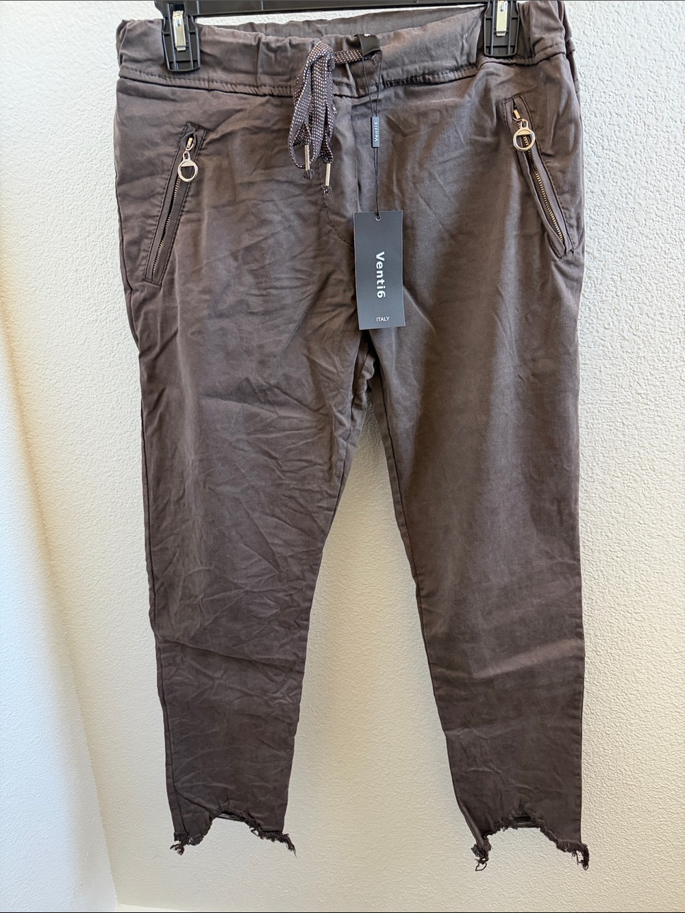 NWT Venti6 Brown / Chocolate Frayed Crinkle Jogger .